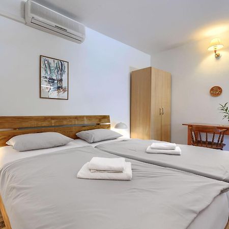 Holiday Home Margit - Prm115 By Interhome Premantura Eksteriør billede